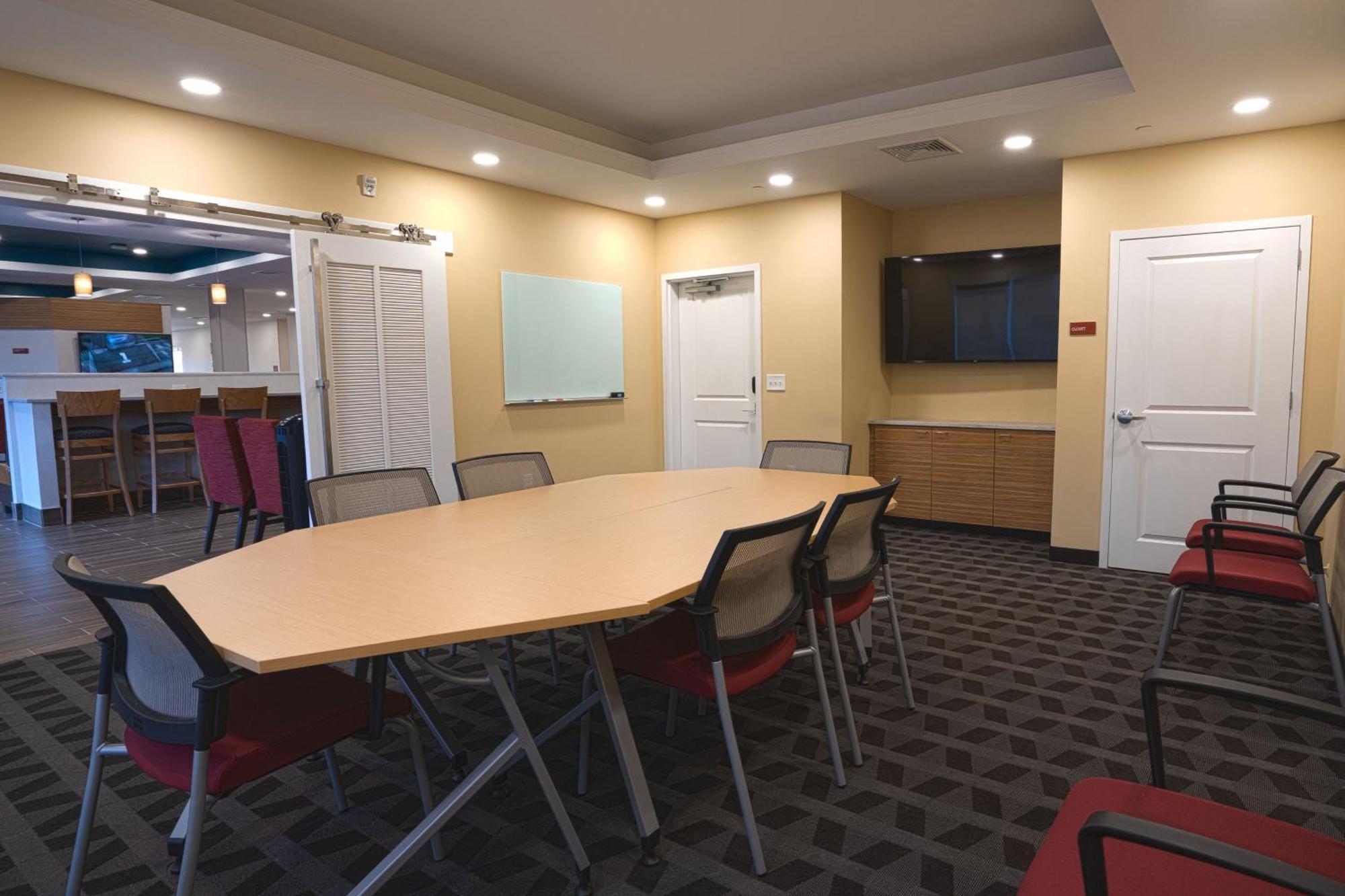Towneplace Suites By Marriott Clinton Εξωτερικό φωτογραφία